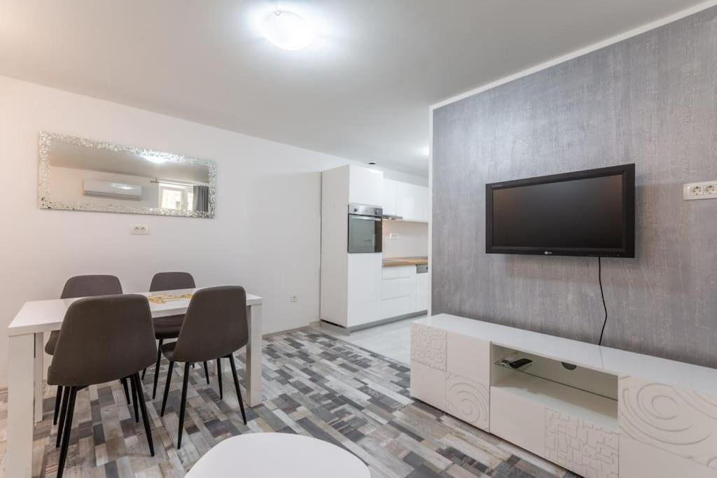 Apartment 3M - One Bedroom Apartment Split Exteriér fotografie